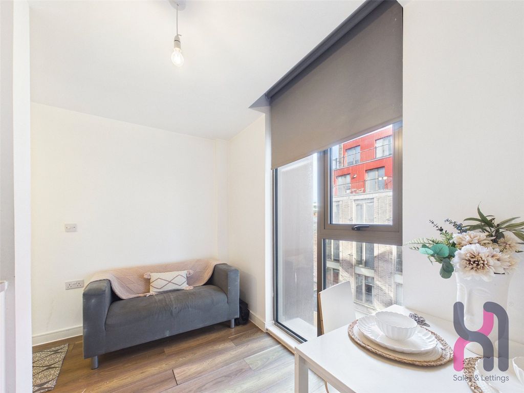 Property photo 2 of 13 Picture No. 72