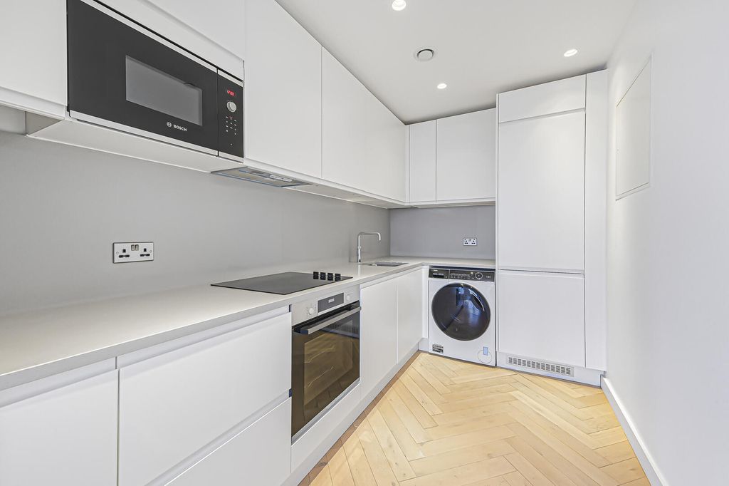 Property photo 3 of 20 Kitchen