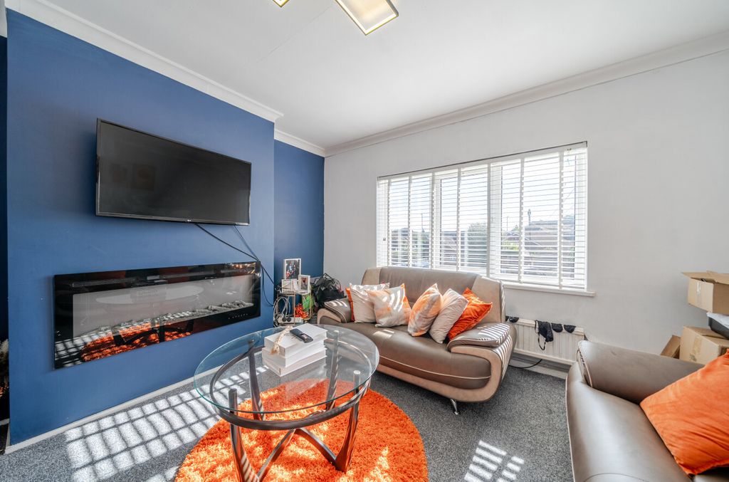 Property photo 2 of 13 1514929-12-1A0c39...