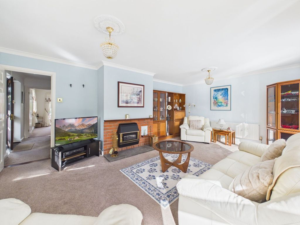 Property photo 3 of 27