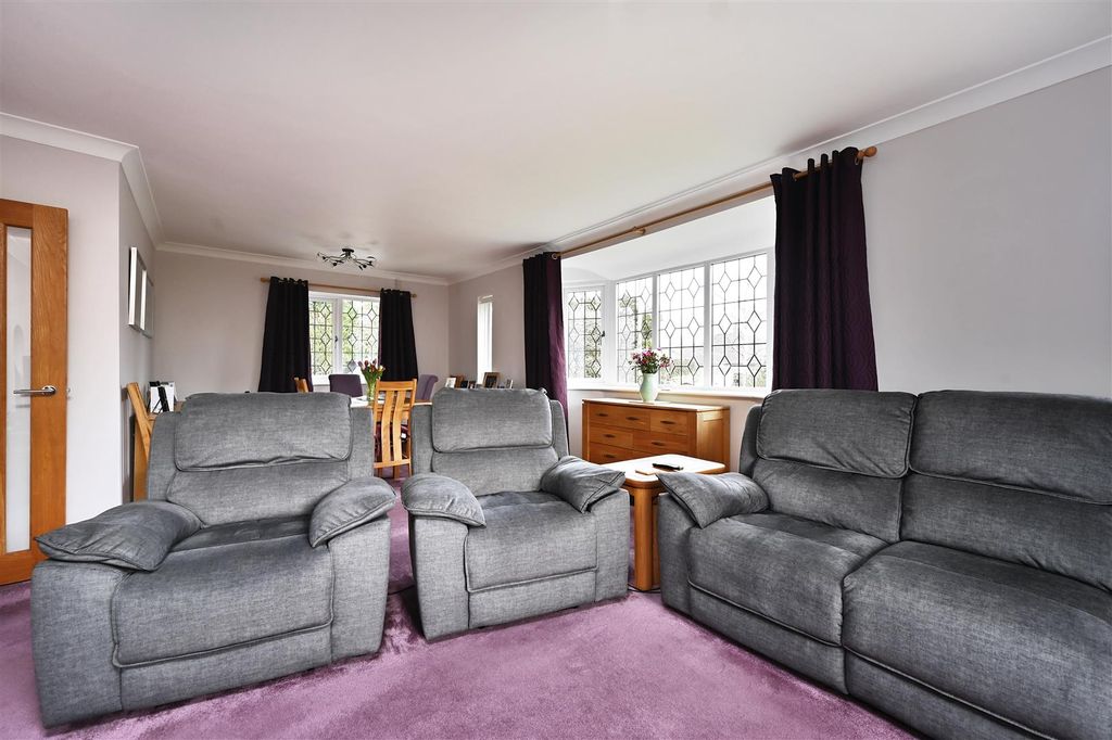 Property photo 3 of 42 6 Homelands Close-Tn394Dj (14).Jpg