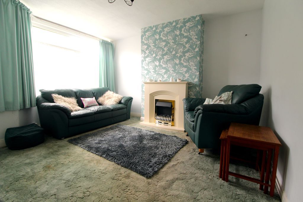Property photo 2 of 10 Living Room