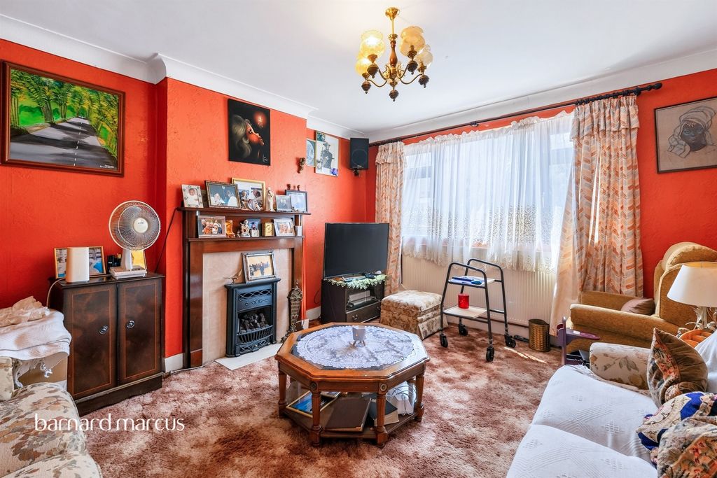 Property photo 2 of 13