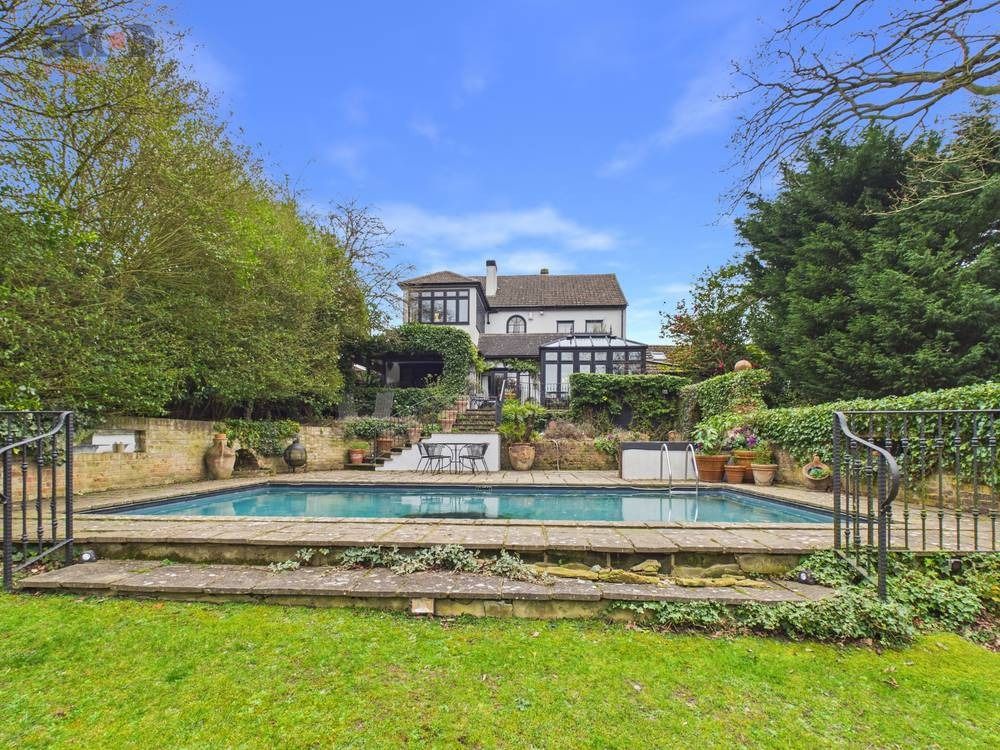 Property photo 1 of 46 4962711