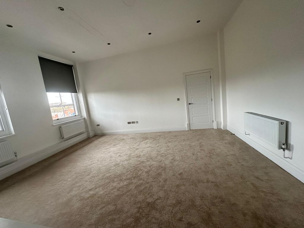 Property photo 3 of 9 Image