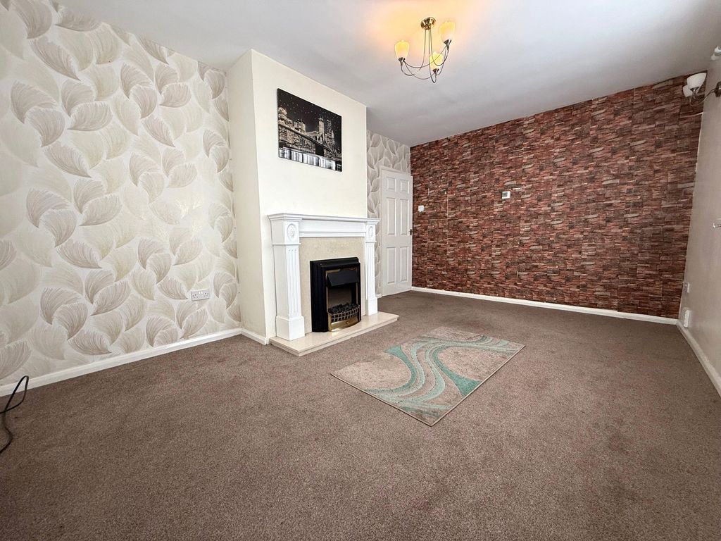 Property photo 3 of 14 Photograph 3