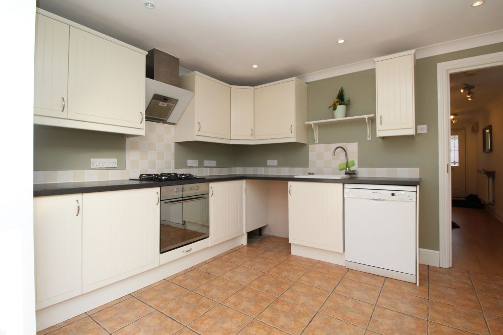 Property photo 3 of 14 Kitchen
