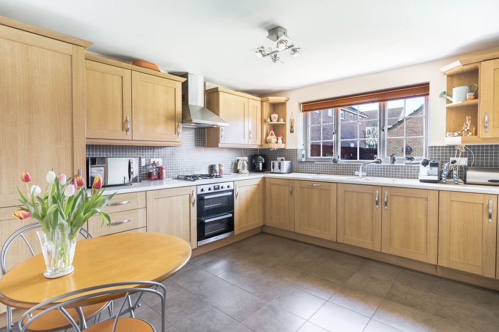 Property photo 3 of 18