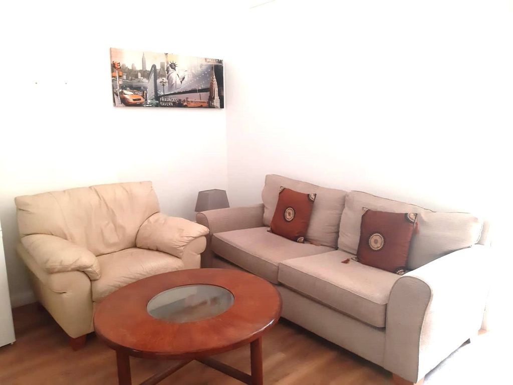 Property photo 3 of 6 Gallery