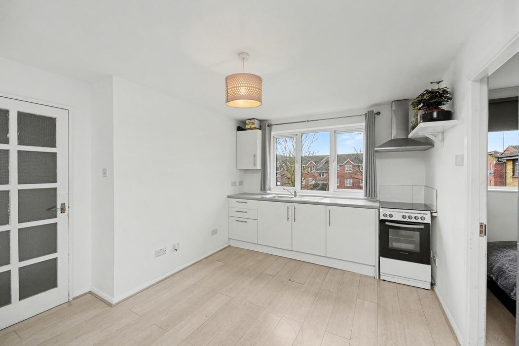 Property photo 3 of 13 Kitchen