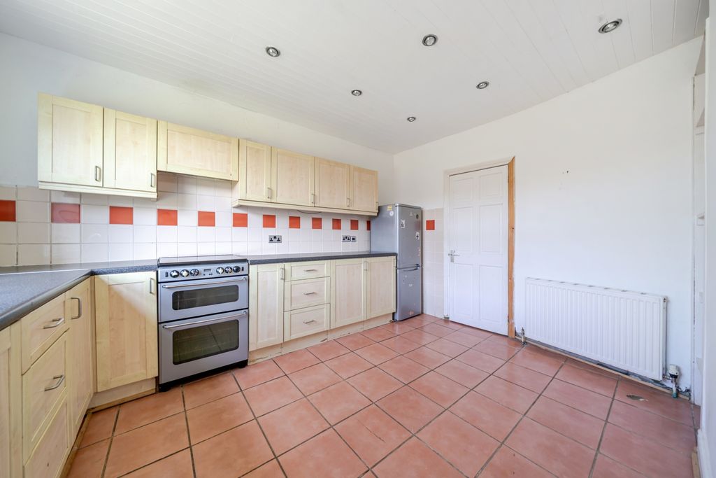 Property photo 3 of 9 1463514-17-6A4F7Bca0d7Df