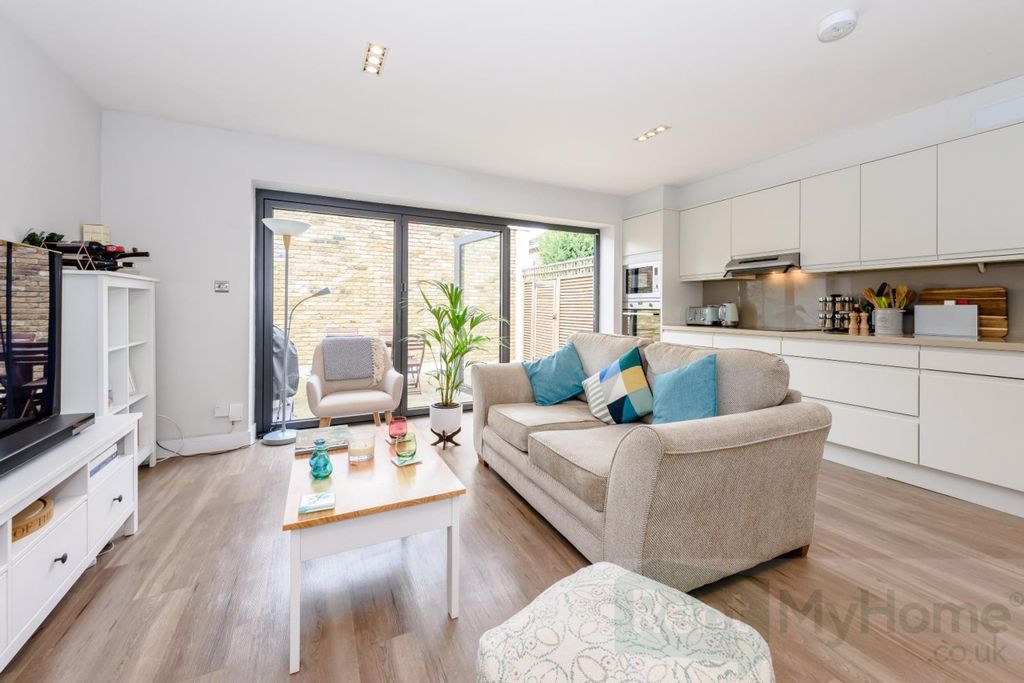 Property photo 2 of 18 Lxb2_Qejpc-Yhmnnvj6Ozhvvdjg