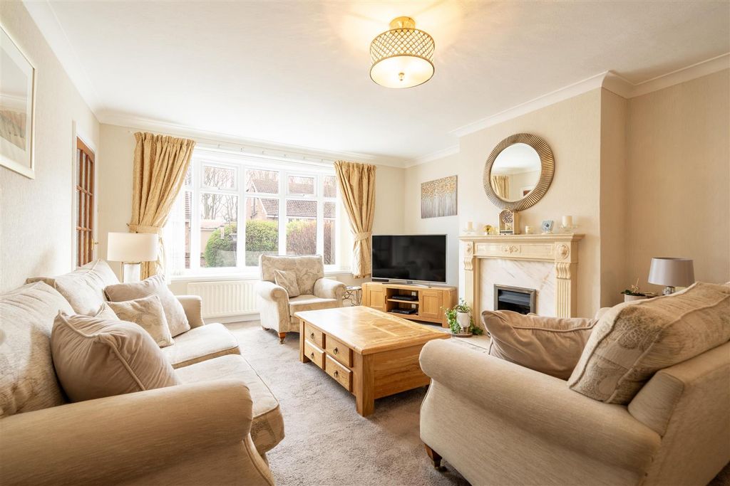 Property photo 2 of 10 Living Room