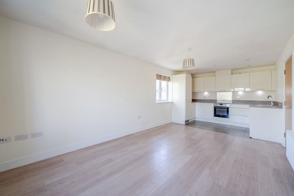 Property photo 2 of 11 1439623-3-69ce7E3...