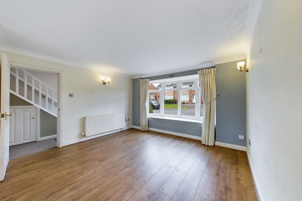 Property photo 3 of 17 Lounge/Dining Room