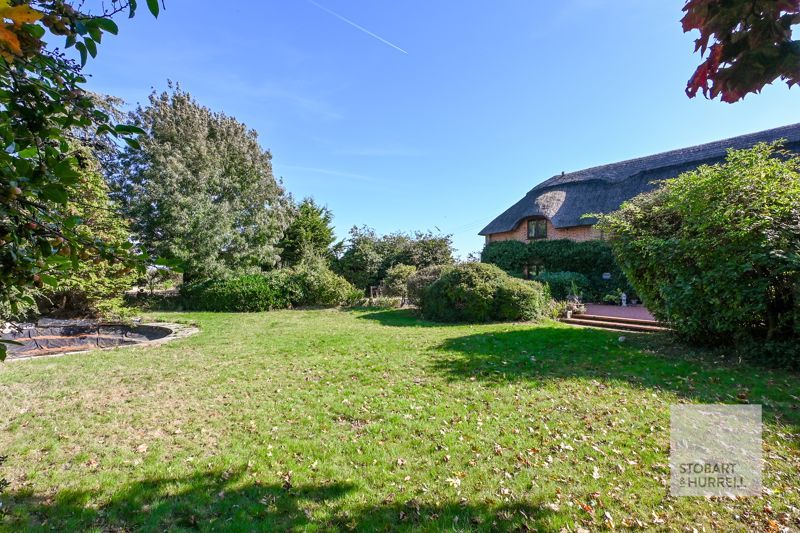 Property photo 2 of 39 Front Garden