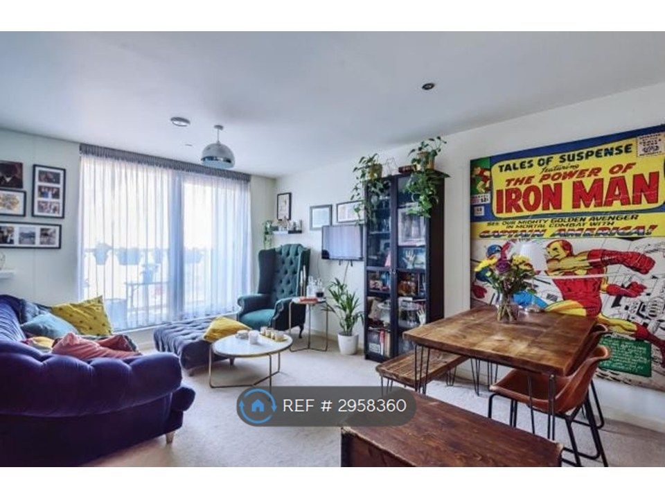 Property photo 1 of 13 Living Room