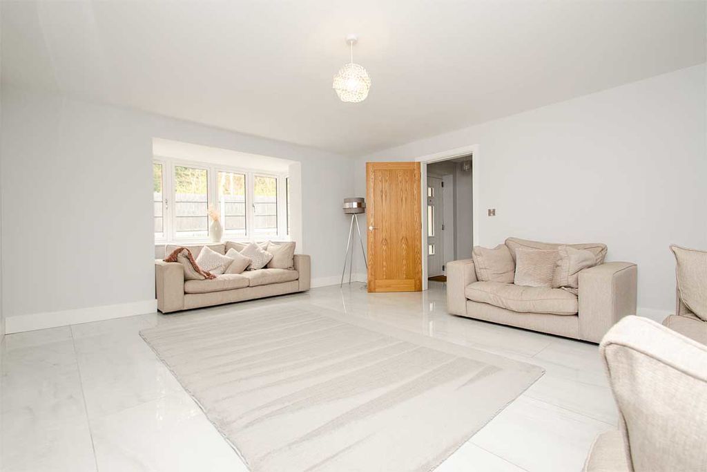 Property photo 3 of 34 Photo 27