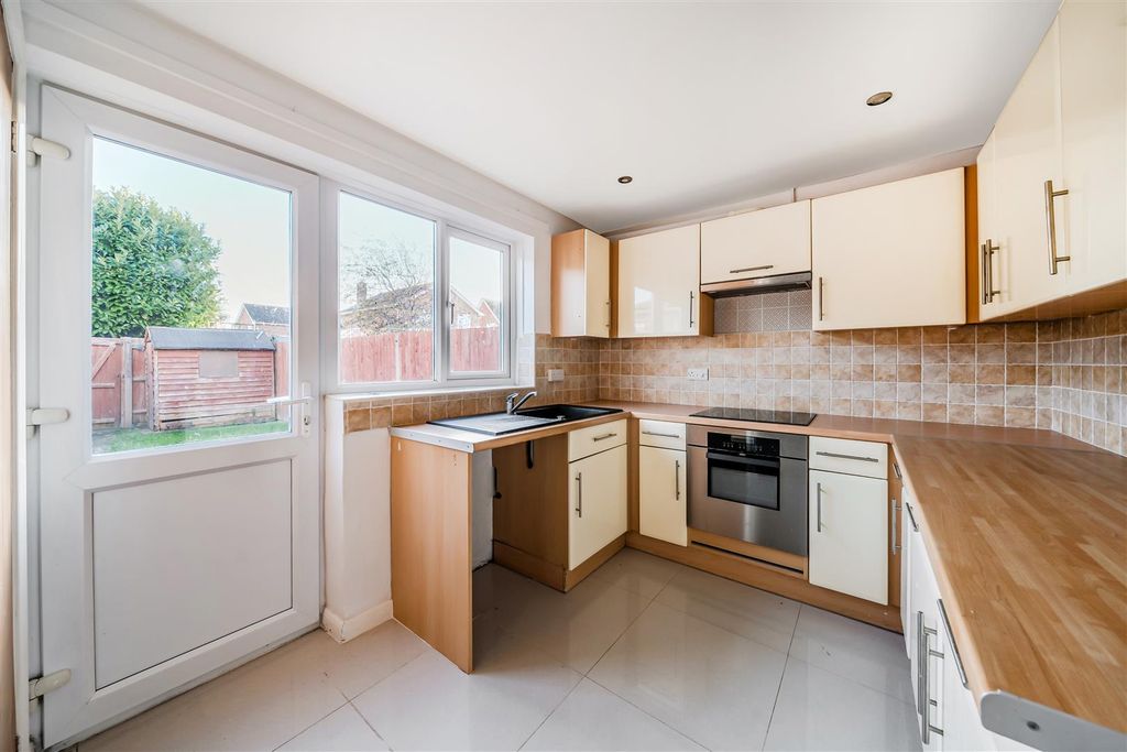 Property photo 2 of 15 Kitchen