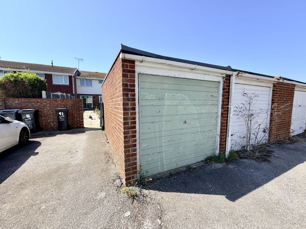 Property photo 2 of 12