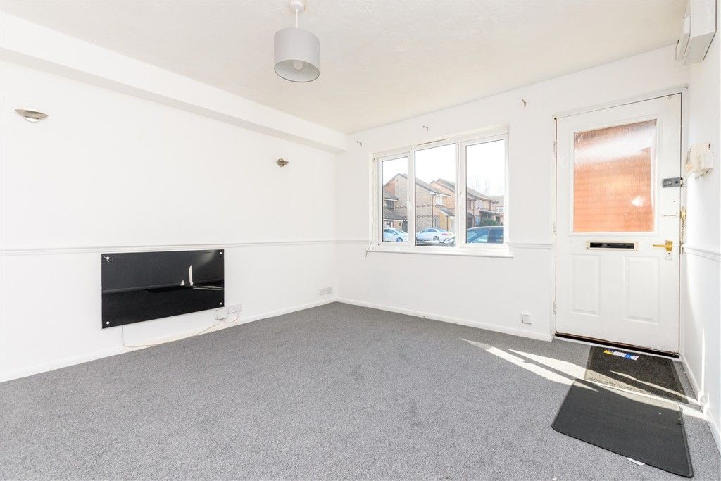 Property photo 1 of 13 Lounge