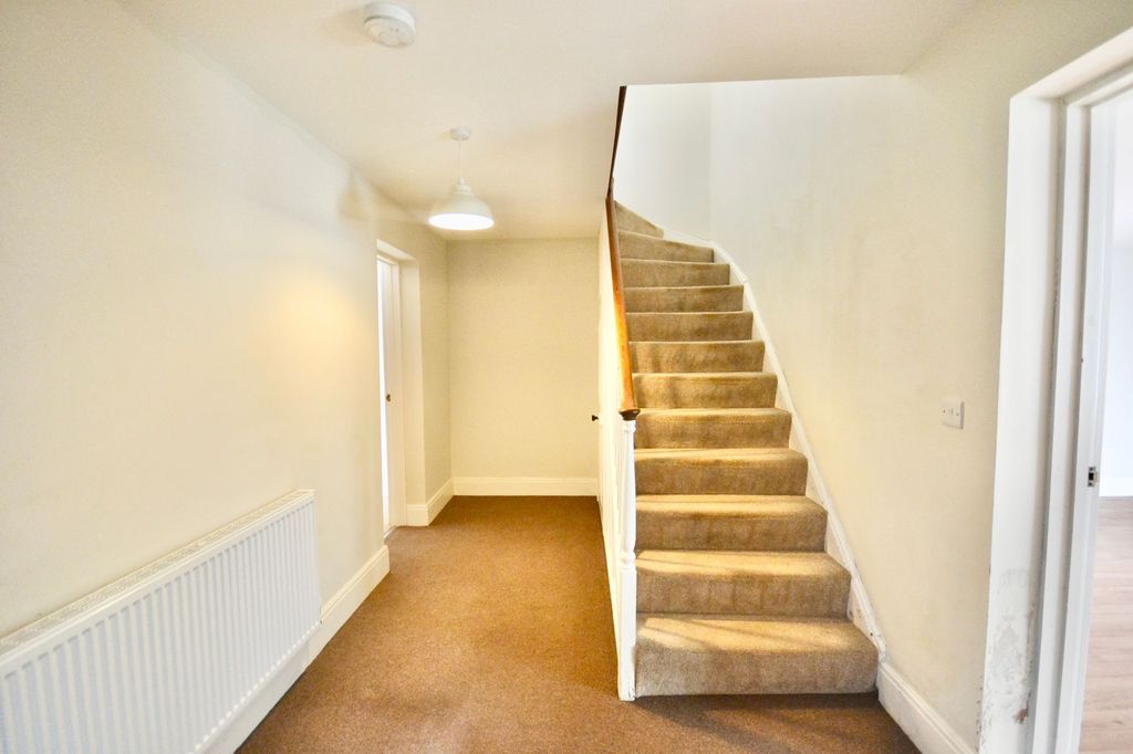 Property photo 3 of 31