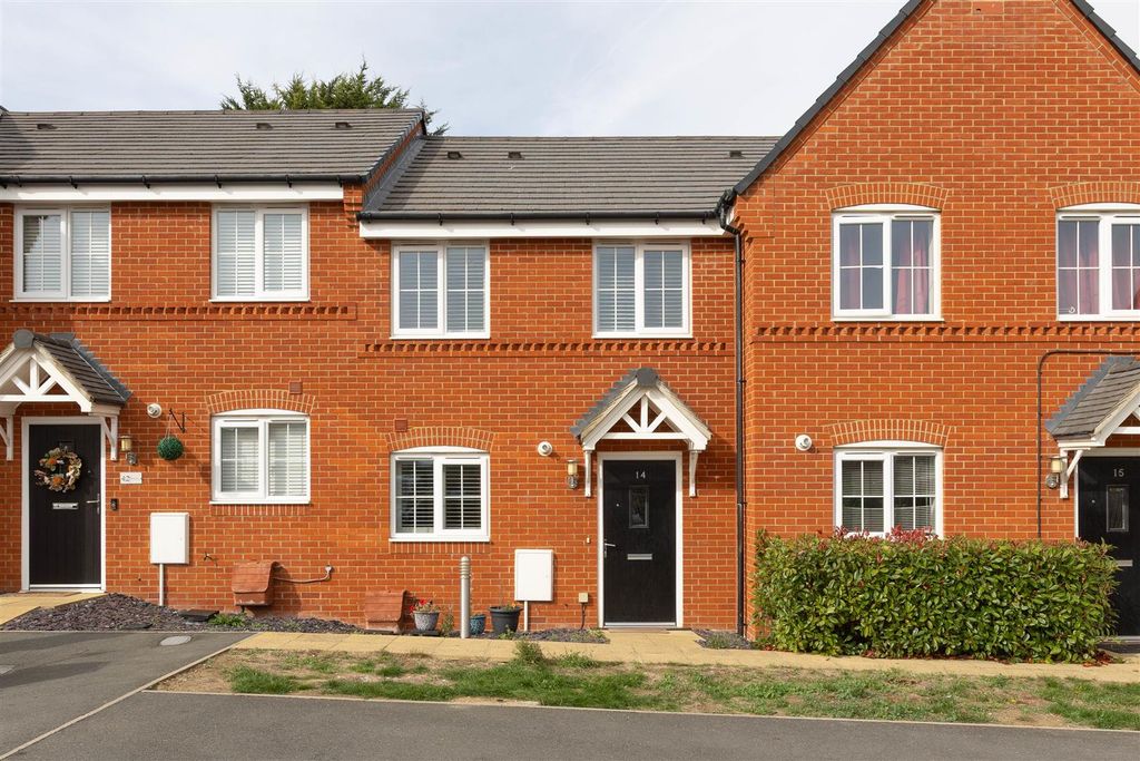 Property photo 1 of 13 Wren Close