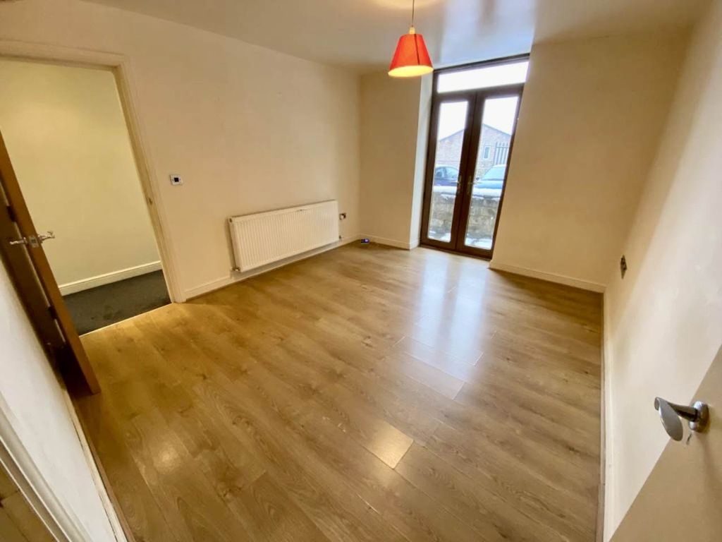 Property photo 2 of 8 Image8