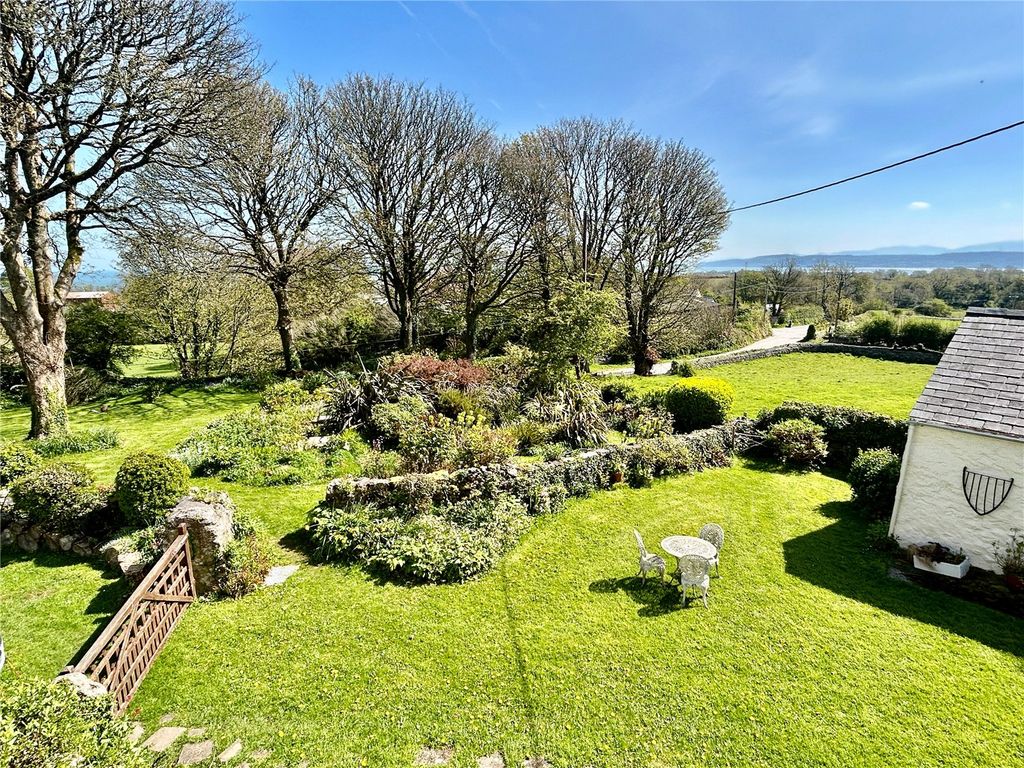 Property photo 2 of 28 Picture No. 17