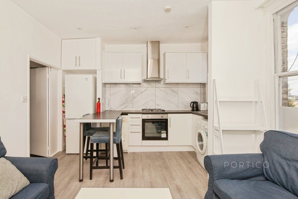 Property photo 2 of 12 Pbox-Img.Jpg