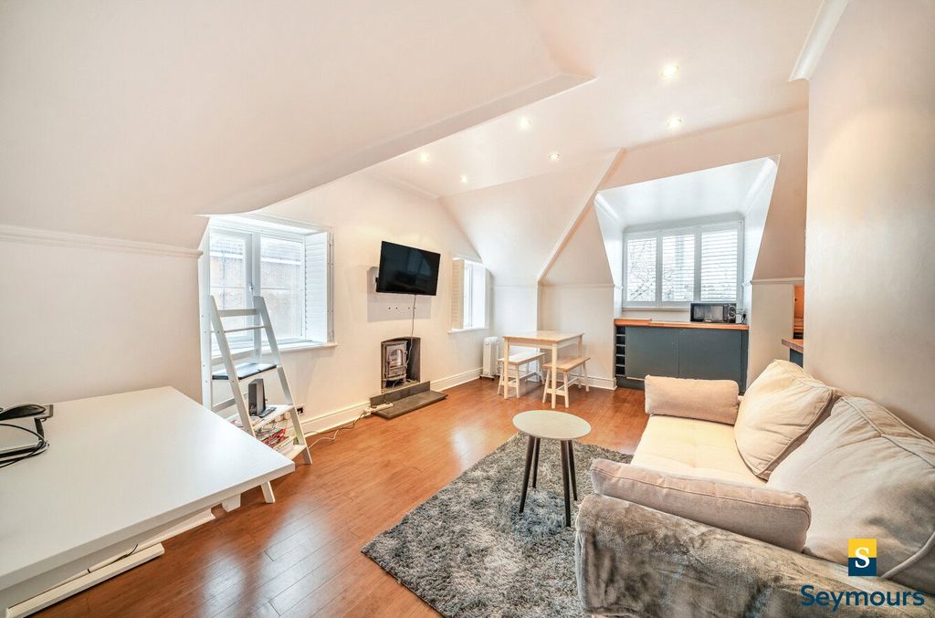 Property photo 2 of 12 Picture No. 17