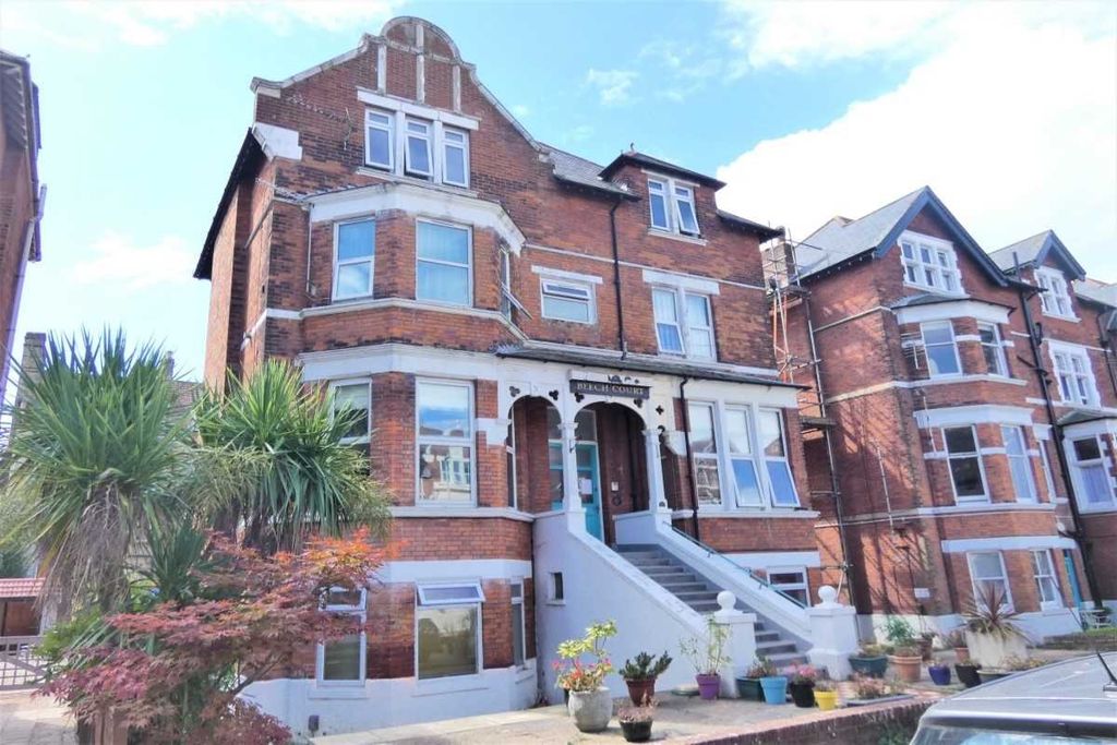 Property photo 1 of 8 Bouverie Road West