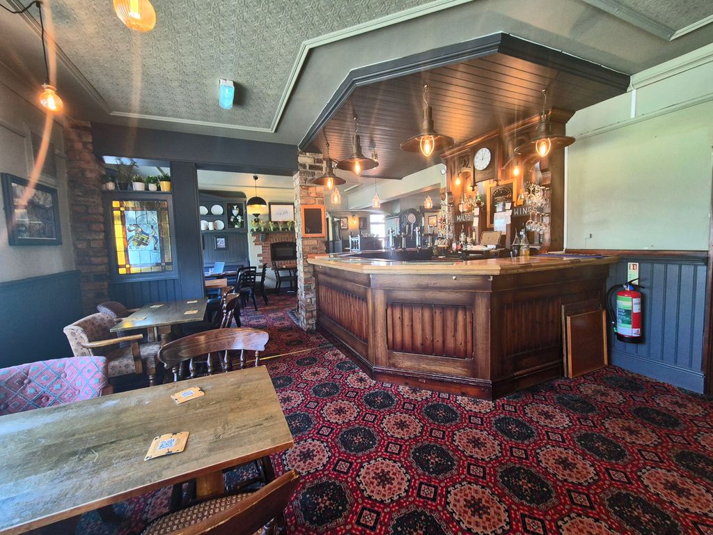 Property photo 2 of 11