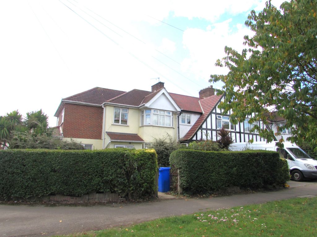 Property photo 1 of 6 College Hill Road, Harrow, Middlesex Ha3