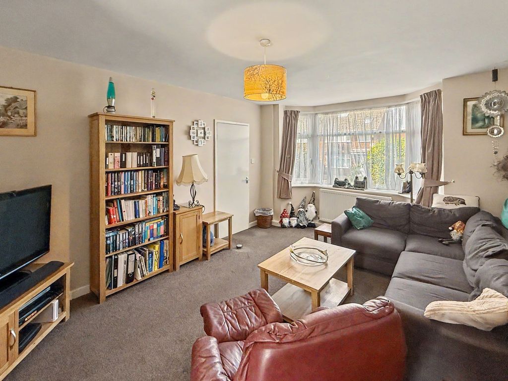 Property photo 2 of 33