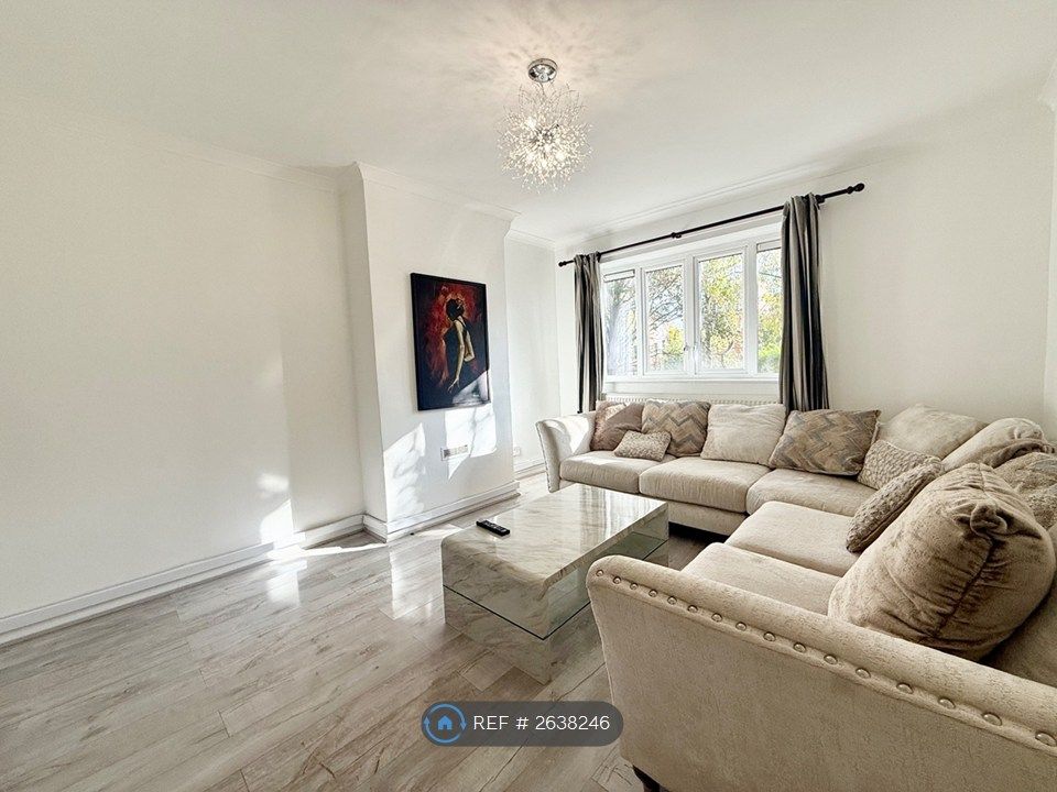 Property photo 3 of 31