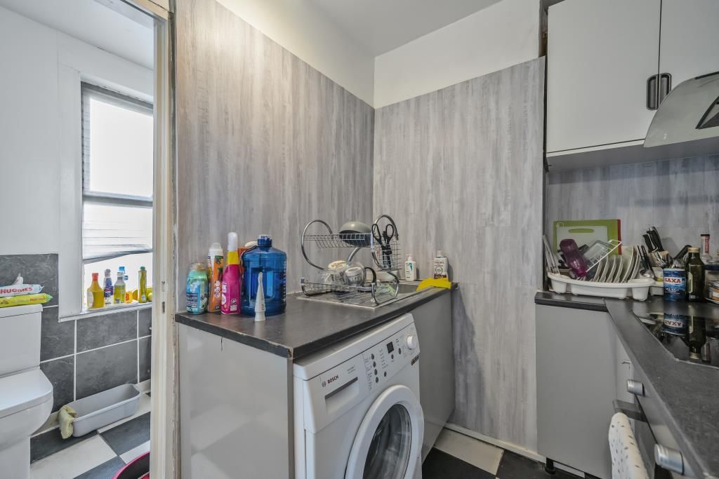 Property photo 3 of 9 Kitchen