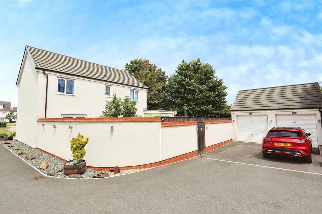 Property photo 2 of 29 Picture No. 21