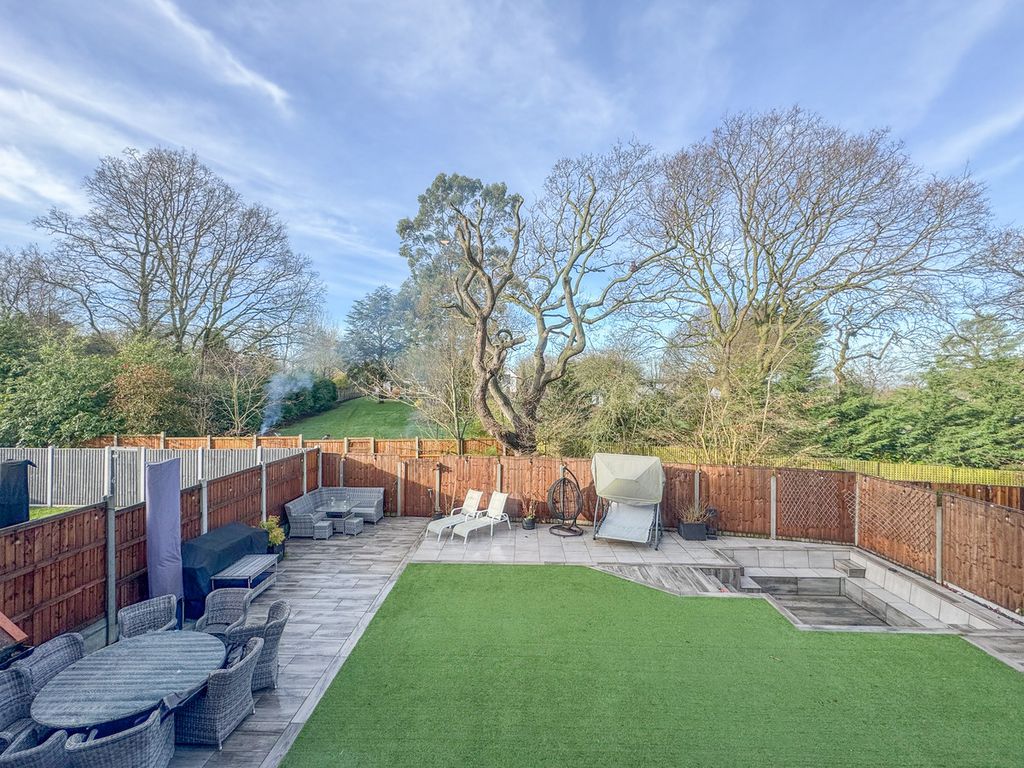 Property photo 2 of 42