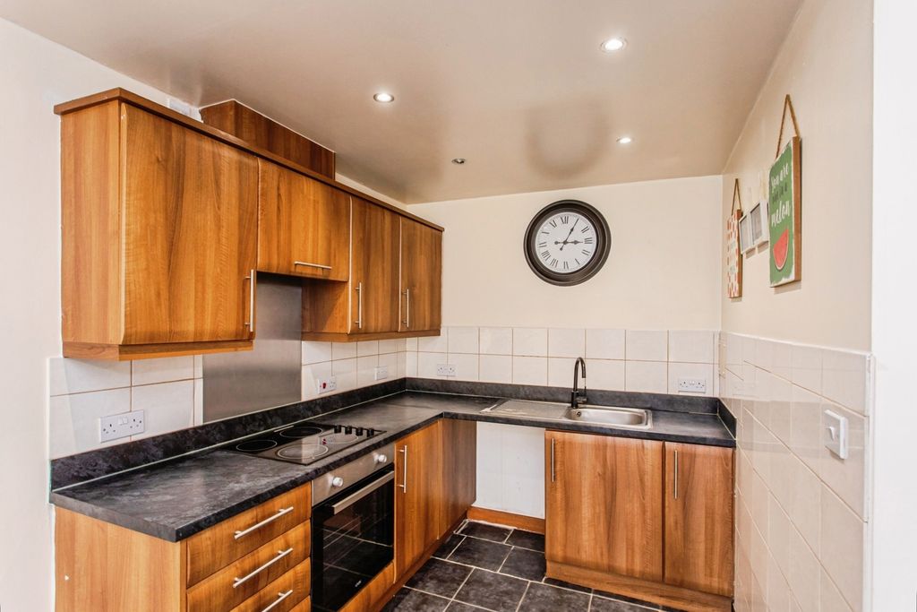 Property photo 3 of 24 Kitchen