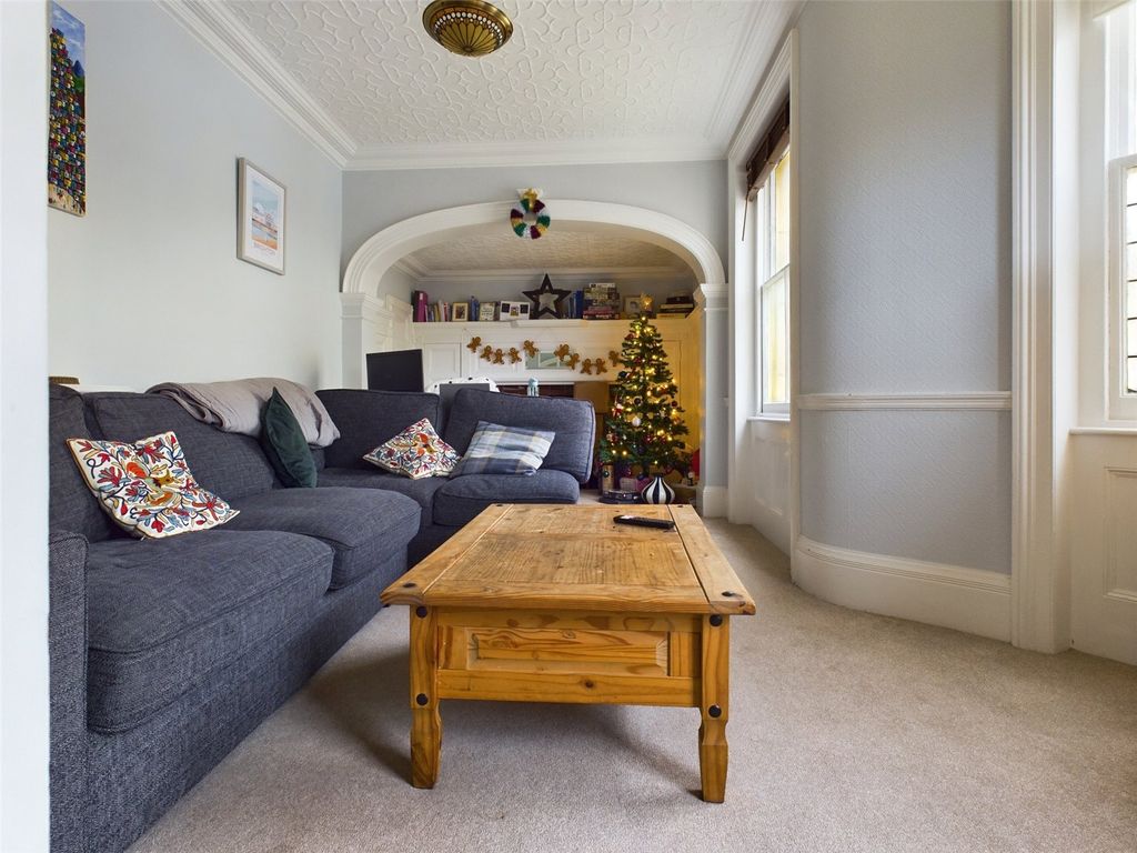 Property photo 1 of 17 Flat To Rent