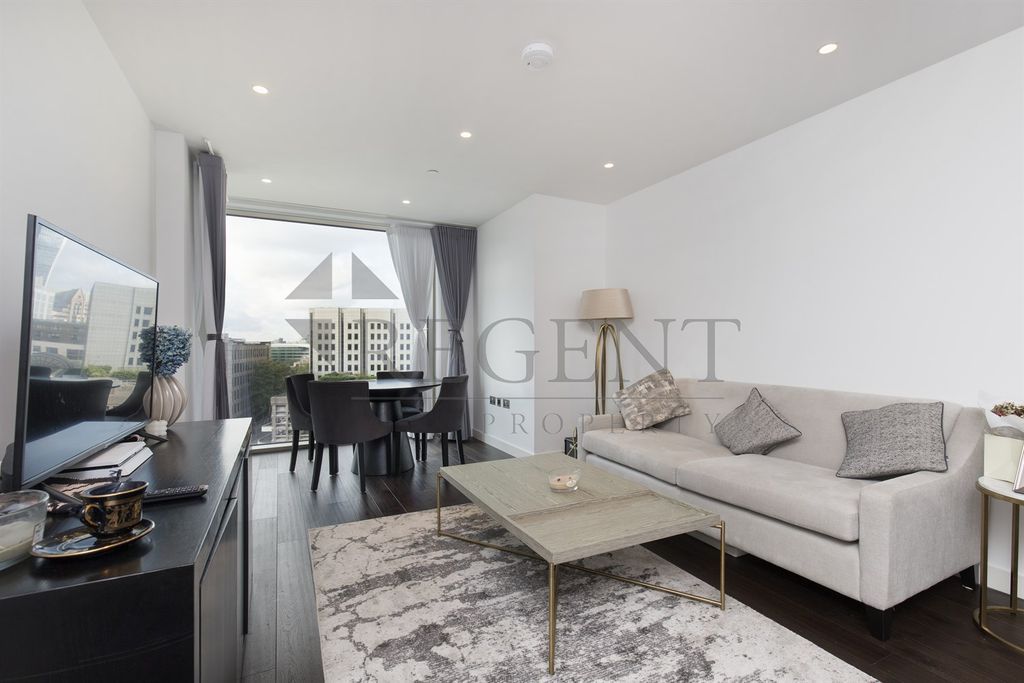 Property photo 1 of 8 (Main)