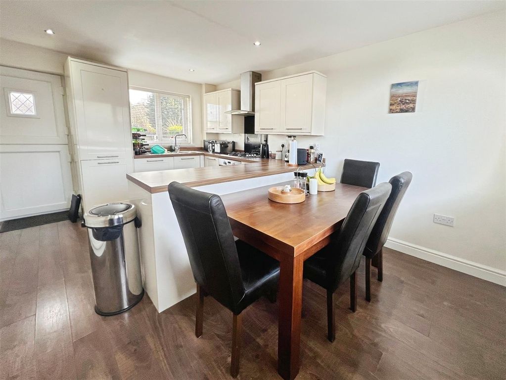 Property photo 2 of 22 Dining Kitchen