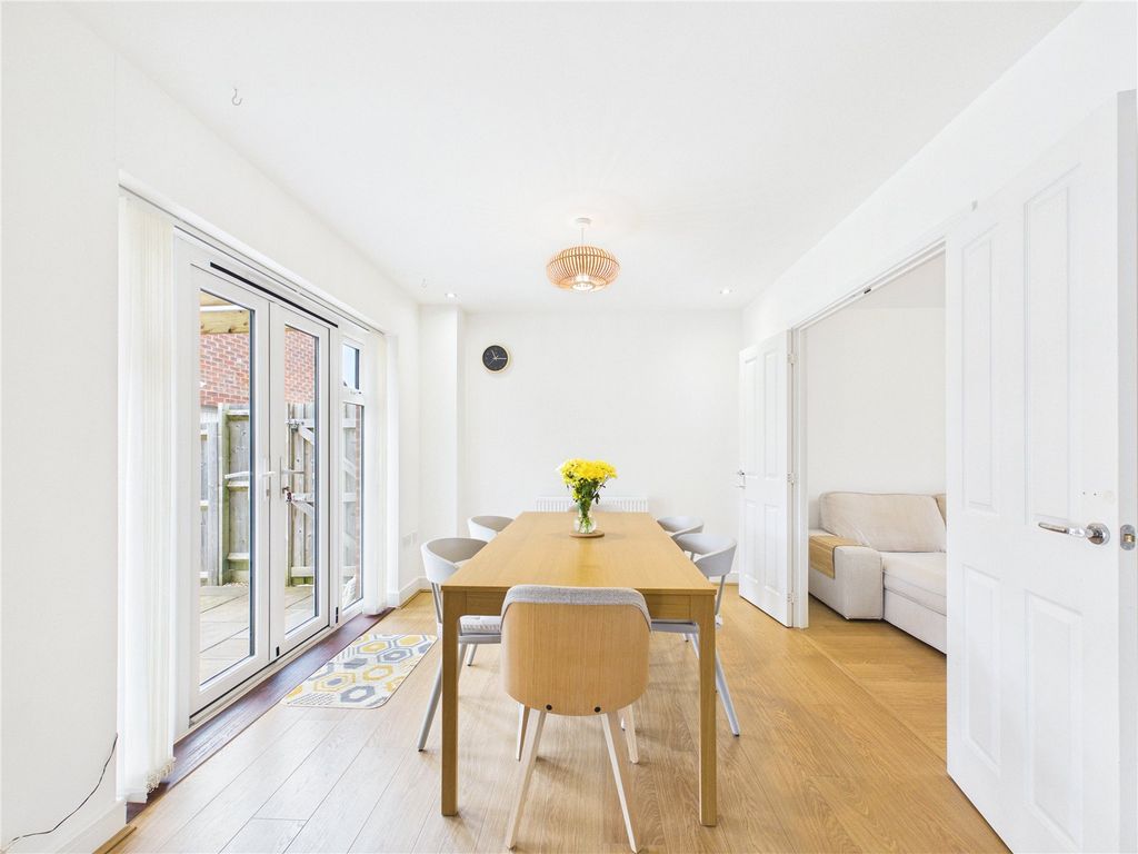 Property photo 3 of 28 Picture No. 35