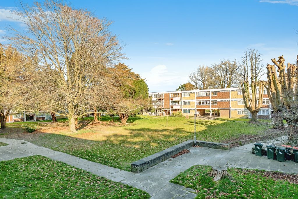 Property photo 1 of 6 Front