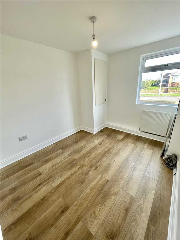 Property photo 3 of 14 Bedroom No. 4