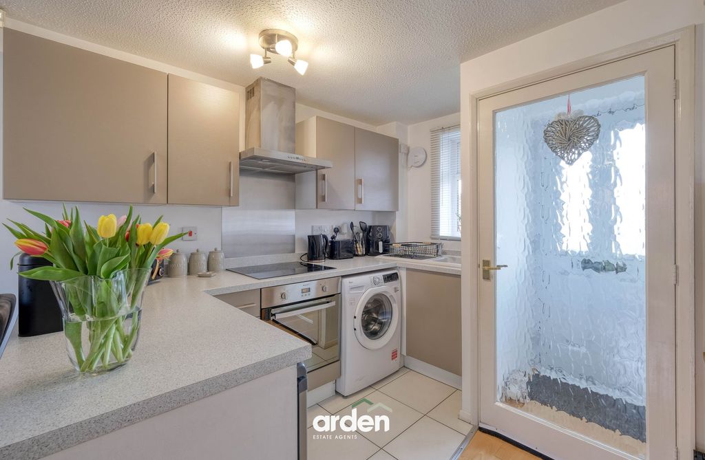 Property photo 3 of 9