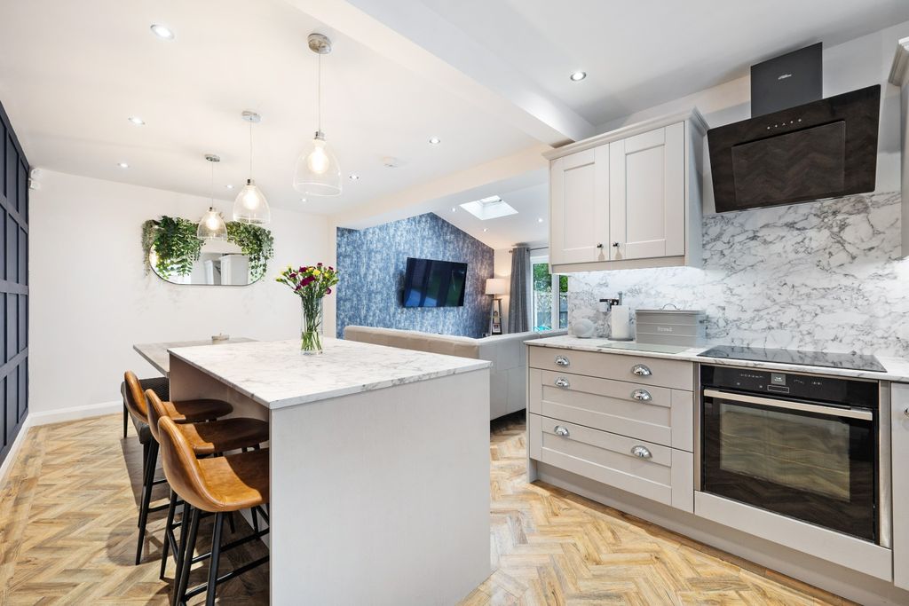 Property photo 2 of 21 4613194