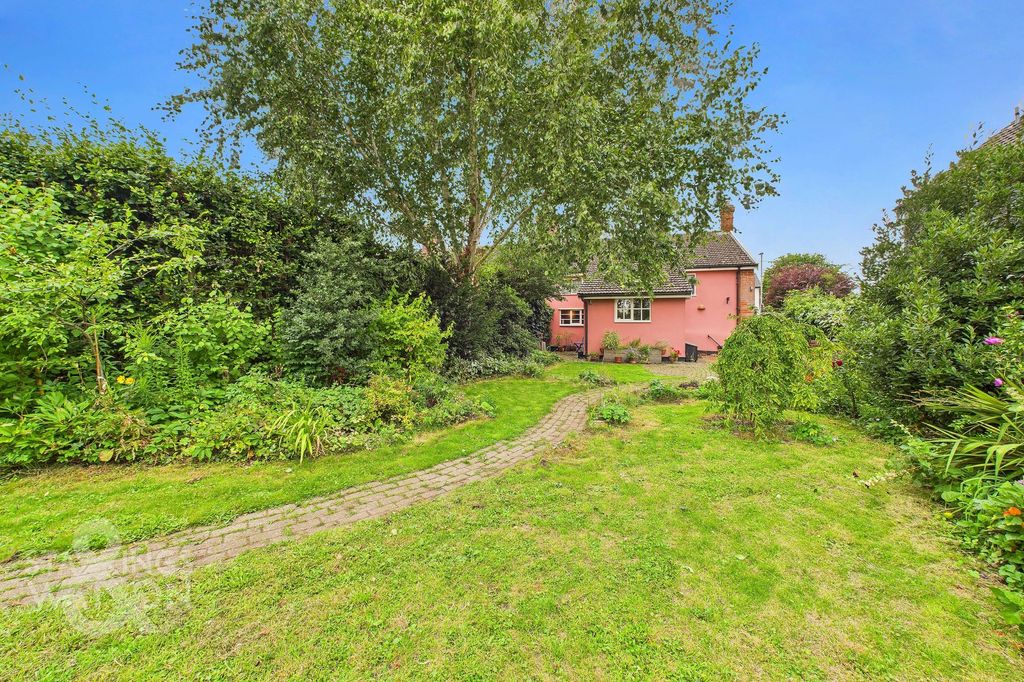 Property photo 3 of 34