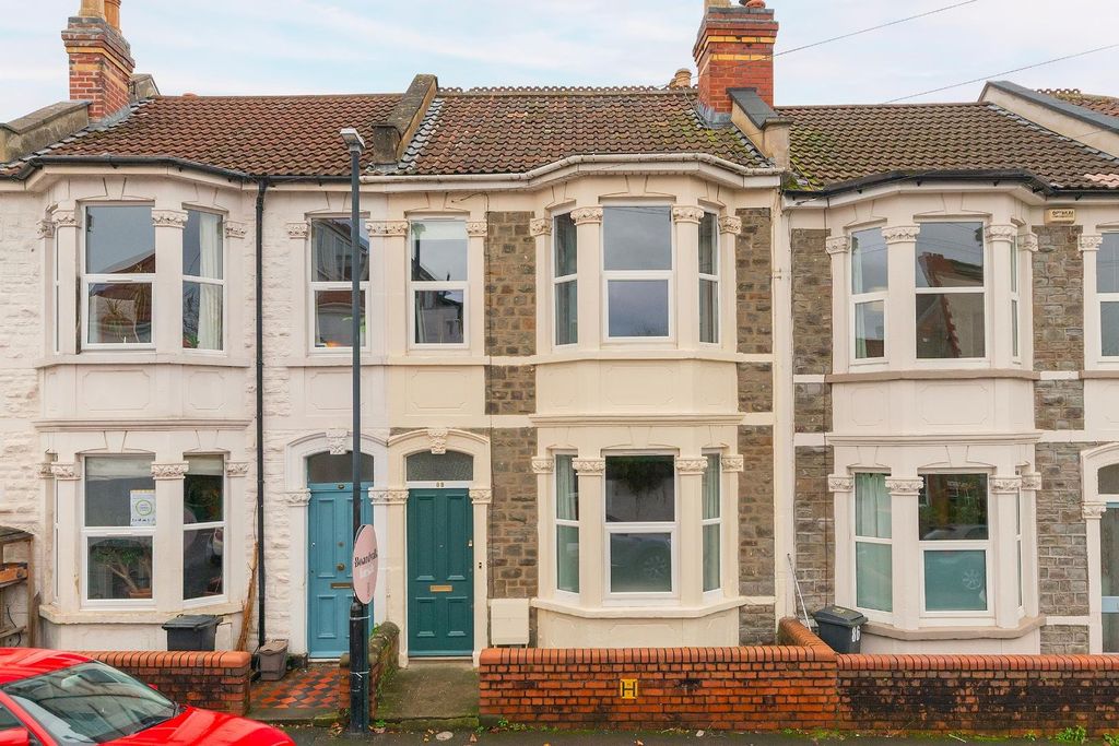 Property photo 2 of 37 8V8Ard - External E.Jpg